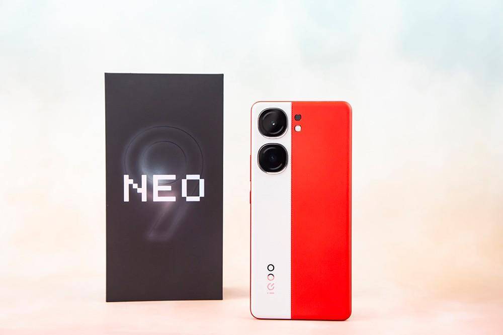 发评测 3000元价位手感最好的“游戏机”九游会J9登陆iQOO Neo9 Pro首(图5)